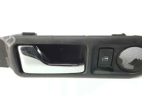 Used Rear left interior door handle VW PASSAT B5 (3B2) 1.9 TDI (110 hp) 3428922