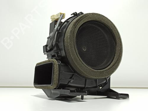 Used Heater blower motor TOYOTA YARIS (_P13_) 1.5 Hybrid (NHP130_, NHP130) (101 hp) 28309679