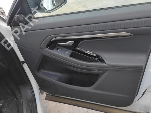 front-right-panel-land-rover-range-rover-evoque-l551-2018-29470247 main image