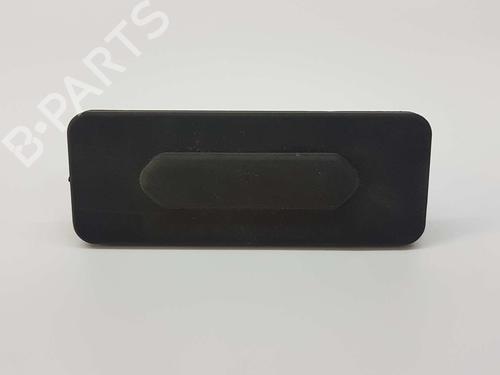 Used Tailgate handle RENAULT CLIO V (B7_) 1.0 TCe 90 (B7MT) (91 hp) 8318787
