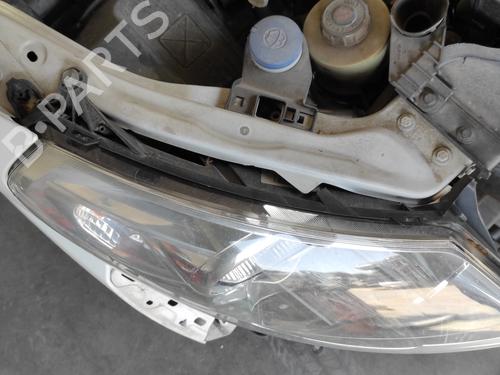 Right headlight PEUGEOT EXPERT Van (VF3A_, VF3U_, VF3X_) 1.6 HDi 90 8V | BP26726289C29