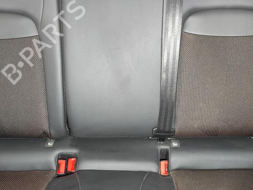 rear-seat-fiat-500x-334_-10-334axn1b-2014-19411104 main image