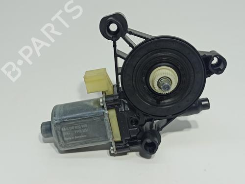 Rudehejsemotor forskærm venstre AUDI A4 B9 Avant (8W5, 8WD) 2.0 TDI (150 hp) 19579066