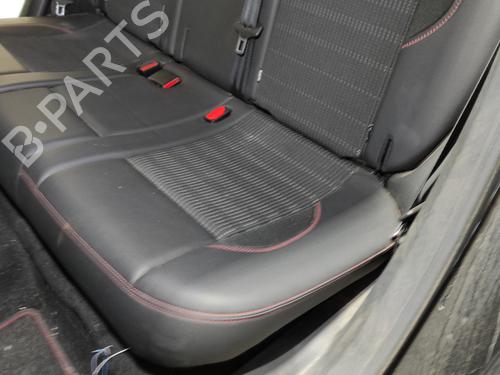 Rear seat PEUGEOT 2008 I (CU_) 1.2 THP 130 / PureTech 130 | BP17079107C17