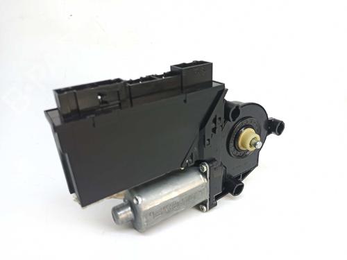 Right front window motor VW TOUAREG (7LA, 7L6, 7L7) 3.0 V6 TDI | BP9140307E20