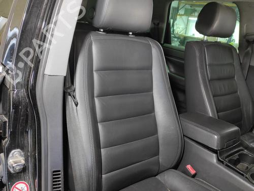 Right front seat VW TOUAREG (7LA, 7L6, 7L7) 2.5 R5 TDI | BP24625626C16