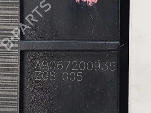 Used Front left lock MERCEDES-BENZ SPRINTER 3,5-t Van (B906) 315 CDI (906.631, 906.633, 906.635, 906.637) (150 hp) 5600967