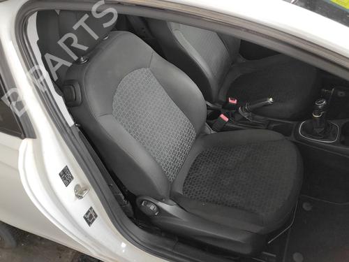 right-front-seat-opel-corsa-e-x15-2014-38512484 main image