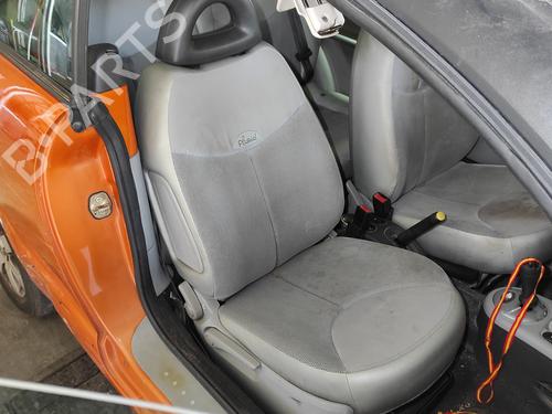 right-front-seat-citroen-c3-pluriel-hb_-16-2003-22410809 main image
