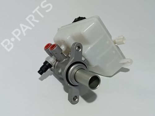 Brake master cylinder LAND ROVER RANGE ROVER VELAR (L560) 3.0 D300 SDV6 4x4 LR090712 | GX732140AA / LR126060  GX732140AB