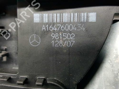 Høyre bak utvendig håndtak MERCEDES-BENZ M-CLASS (W164) ML 320 CDI 4-matic (164.122) | BP2752227C130 