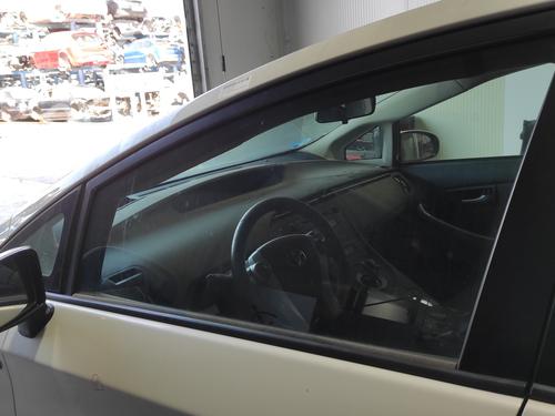 front-left-door-window-toyota-prius-_w3_-2008-2009-2010-2011-2012-2013-2014-2015-2016-27993267 main image