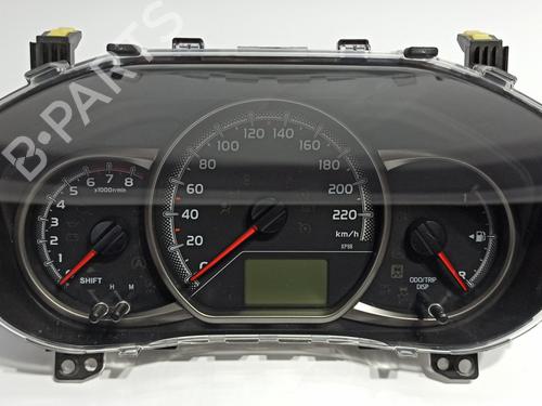 Used Instrument cluster TOYOTA YARIS (_P13_) 1.0 (KSP130_, KSP130) (69 hp) 16662323