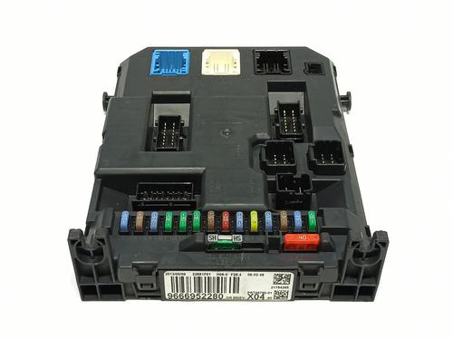 Fuse box CITROËN C3 II (SC_) | BP31722136E1