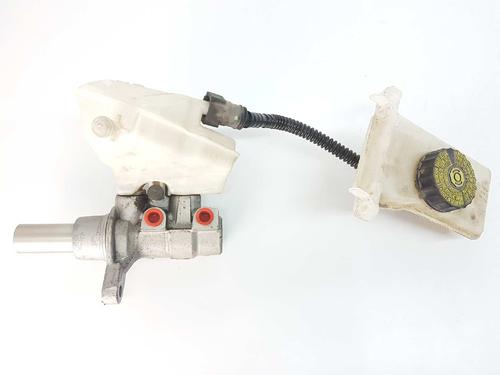 Used Brake master cylinder PEUGEOT 308 II (LB_, LP_, LW_, LH_, L3_) 1.2 THP 130 (131 hp) 2768149