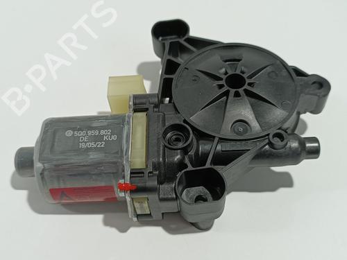 Rudehejsemotor bagstkærm højre AUDI Q3 (F3B) 35 TDI (150 hp) 16849712