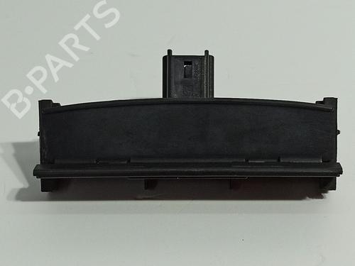 tailgate-handle-peugeot-rifter-2018-33691214 main image