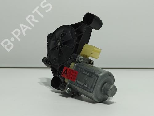 Vindusheismotor venstre foran AUDI A3 Sportback (8VA, 8VF) 1.4 TSI (150 hp) 11536840