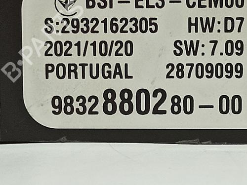 Fuse box PEUGEOT 2008 II (UD_, US_, UY_, UJ_, UR_, UC_)  | BP13734377E1