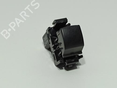 Used Right front window switch MITSUBISHI MIRAGE / SPACE STAR VI Hatchback (A0_A) 1.2 LPG (A03A) (71 hp) 25451511