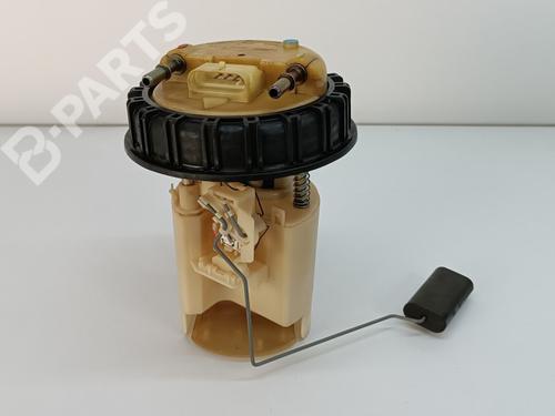 Used Fuel pump VOLVO S40 I (644) 1.6 (105 hp) 10920303
