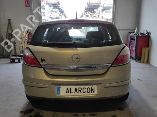 Klamka zewnętrzna drzwi przednich prawych OPEL ASTRA H (A04) 1.7 CDTI (L48) | BP15777574C129