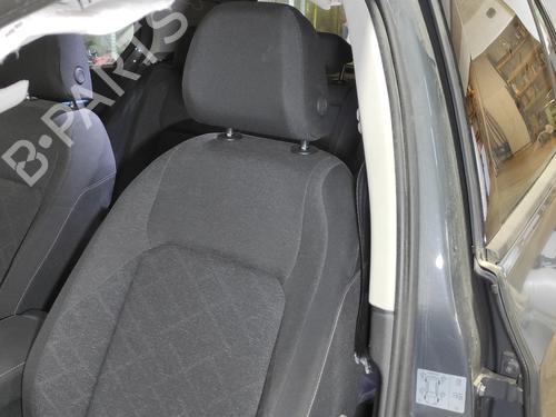 left-front-seat-vw-golf-viii-cd1-da1-15-tsi-2019-18239825 main image
