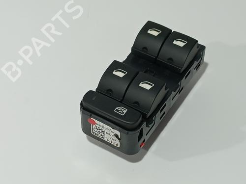 Used Left front window switch CITROËN C3 III (SX) 1.2 THP 110 (SXHNPS, SXHNZT, SXHNZ6) (110 hp) 18117377