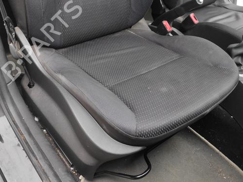 Right front seat RENAULT CLIO III (BR0/1, CR0/1) 1.2 16V (BR02, BR0J, BR11, CR02, CR0J, CR11) | BP16867110C16 