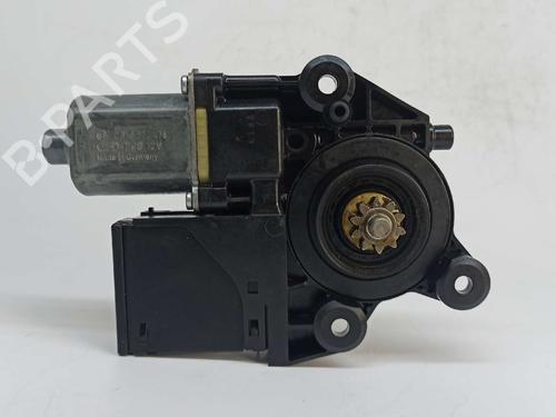 Portierruitmotor rechtsvoor RENAULT MEGANE III Hatchback (BZ0/1_, B3_) 2.0 dCi (BZ0Y) (150 hp) 7105417
