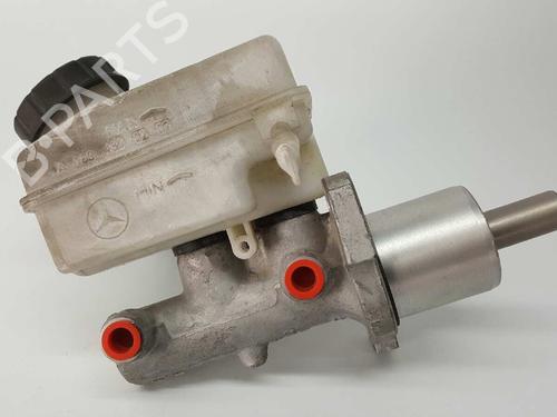 Used Brake master cylinder MERCEDES-BENZ B-CLASS Sports Tourer (W245) B 200 CDI (245.208) (140 hp) 2738789