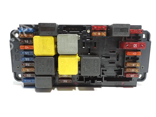 Used Fuse box Fuse box MERCEDES-BENZ C-CLASS (W203) C 220 CDI (203.006) (136 hp) 39746712 39746712