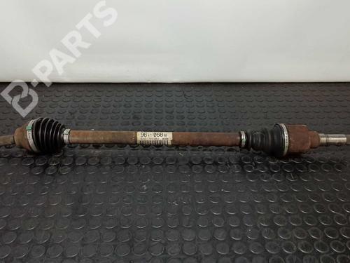 Arbre de transmission avant droit PEUGEOT 1007 (KM_) 1.4 (75 hp) 8816476