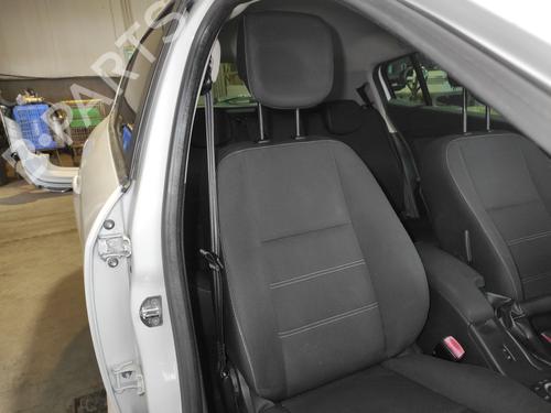 right-front-seat-renault-megane-iii-hatchback-bz01_-b3_-2008-35822555 main image