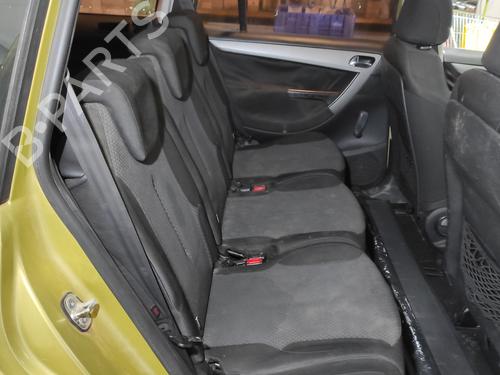 rear-seat-citroen-c4-picasso-i-mpv-ud_-2006-2007-2008-2009-2010-2011-2012-2013-2014-2015-23412909 main image