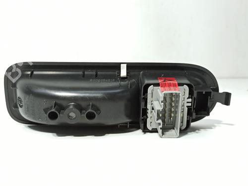 Left front window switch RENAULT CLIO III (BR0/1, CR0/1) | BP31722078I27