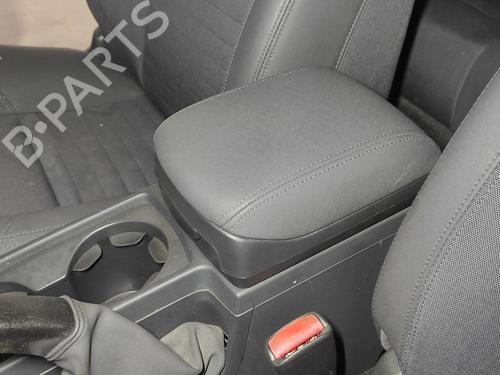 Used Armrest / Center console VOLVO C30 (533) 2.0 D (136 hp) 20673866