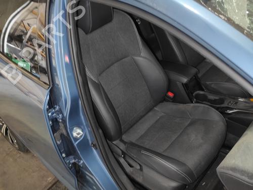 right-front-seat-toyota-corolla-hatchback-_e21_-_ea1_-_eh1_-2018-26701984 main image