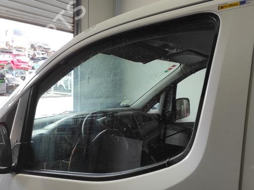 front-left-door-window-nissan-nv200-evalia-bus-2010-27395253 main image
