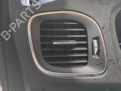 air-vent-volvo-v40-hatchback-525-d3-2012-2013-2014-2015-2016-2017-2018-2019-13697799 main image