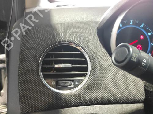 air-vent-chevrolet-cruze-hatchback-j305-2010-39652561 main image