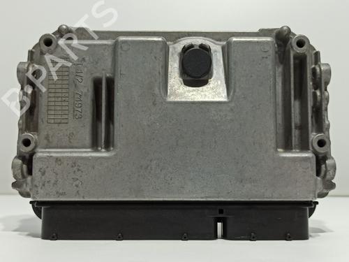 Used Engine control unit (ECU) TOYOTA YARIS (_P13_) 1.0 (KSP130_, KSP130) (69 hp) 18021392