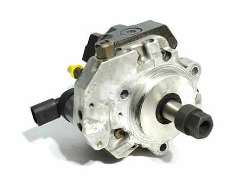 Used Injection pump BMW 1 (E87) 118 d (122 hp) 18060732