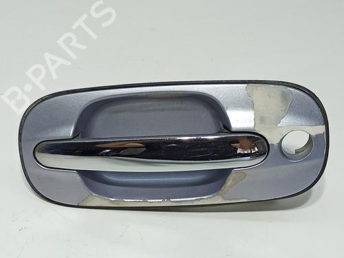 Used Front right exterior door handle HYUNDAI TRAJET (FO) 2.0 CRDi (113 hp) 18021517