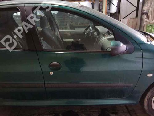 Middenachterlicht PEUGEOT 206 Hatchback (2A/C) 1.9 D | BP10977682I39 