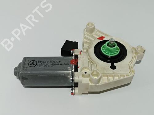 Rudehejsemotor forskærm højre MERCEDES-BENZ S-CLASS (W221, V221) S 320 CDI (221.022, 221.122) (235 hp) 12110389