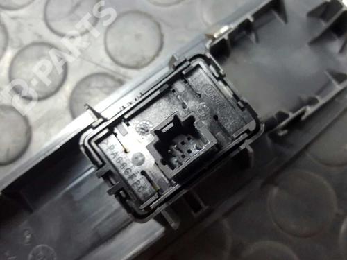 Right front window switch RENAULT MEGANE III Hatchback (BZ0/1_, B3_) 1.9 dCi (BZ0N, BZ0J) | BP2747001I26 