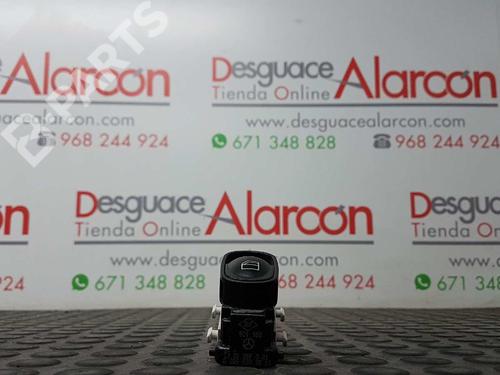Used Right rear window switch MERCEDES-BENZ CLK (C209) CLK 270 CDI (209.316) (170 hp) 2750471