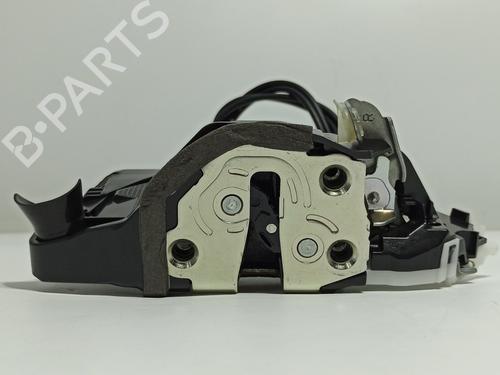 Used Front right lock TOYOTA YARIS (_P13_) 1.5 (NSP131_) (112 hp) 18479974