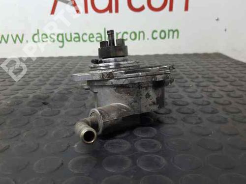 Used Vacuum pump MERCEDES-BENZ C-CLASS Coupe (CL203) C 220 CDI (203.708) (150 hp) 2760409